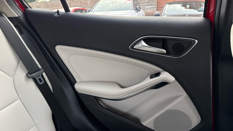 Mercedes-Benz GLA 220 CDI 4Matic Sport 5dr Auto [Premium] Diesel Hatchback